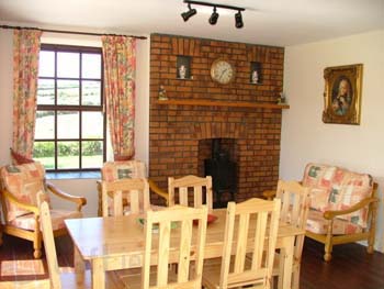 The Old School House, 
Lowerstown, 
Schull, 
Co. Cork,
Irland