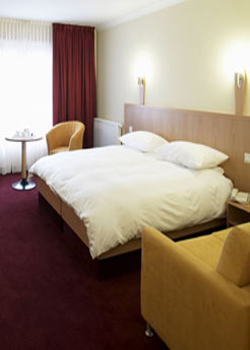 Bewleys Hotel Newlands Cross, 
Naas Road (N7),
Newlands Cross,
Dublin 22,
Irlanda
