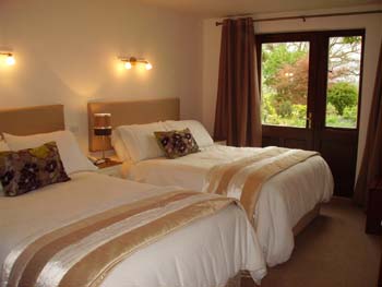 Inveraray Farm Guest House B&B,
Beaufort, 
Killarney,
Co. Kerry,
Ireland