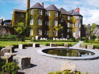 Butler House,
16 Patrick Street,
Kilkenny,
Co. Kilkenny,
Irlande
