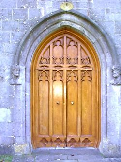 St. Pauls,
Cahir,
Co. Tipperary,
Irlanda.