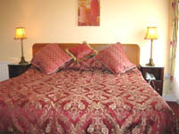 Fennessy's Hotel, 
Gladstone Street, 
Clonmel, 
Co. Tipperary,
Irlanda.
 