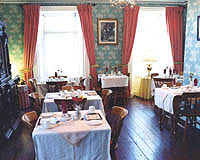 Fennessy's Hotel, 
Gladstone Street, 
Clonmel, 
Co. Tipperary,
Irlanda.
  