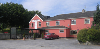 Nagles B&B & Bar, 
Kilsheelan, 
Clonmel, 
Co. Tipperary,
Irlanda.