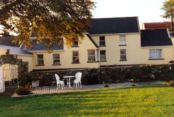 Grove Farm B&B,
Saltmills, 
Fethard on Sea, 
New Ross, 
Co. Wexford,
Irlanda