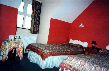 Cois na Sionna B&B,
Ferry Junction,
Killimer,
Kilrush, 
Co. Clare.
Irlanda