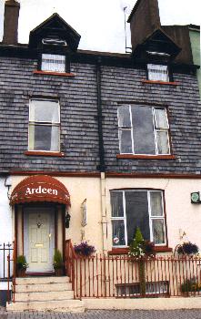 Ardeen Zimmer & Frühstück, 
3 Harbour Hill, 
Cobh, 
Co. Cork,
Irland.