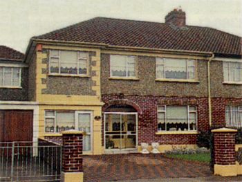Springvale B&B,
69 Kincora Drive,
Off Kincora Grove,
Clontarf,
Dublin 3,
Ireland