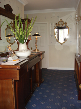 Krakow Bed & Breakfast,
190 Ard Easmuinn,
Dundalk,
Co. Louth, 
Irlanda