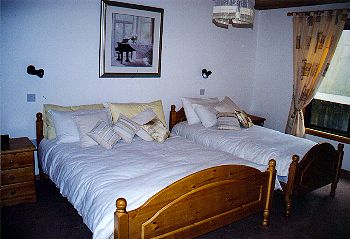 Glenmalure Pines, 
Self Catering Scandanavian Lodge,
2, Glenmalure Pines, 
Rathdrum, 
Co. Wicklow,
Irlanda